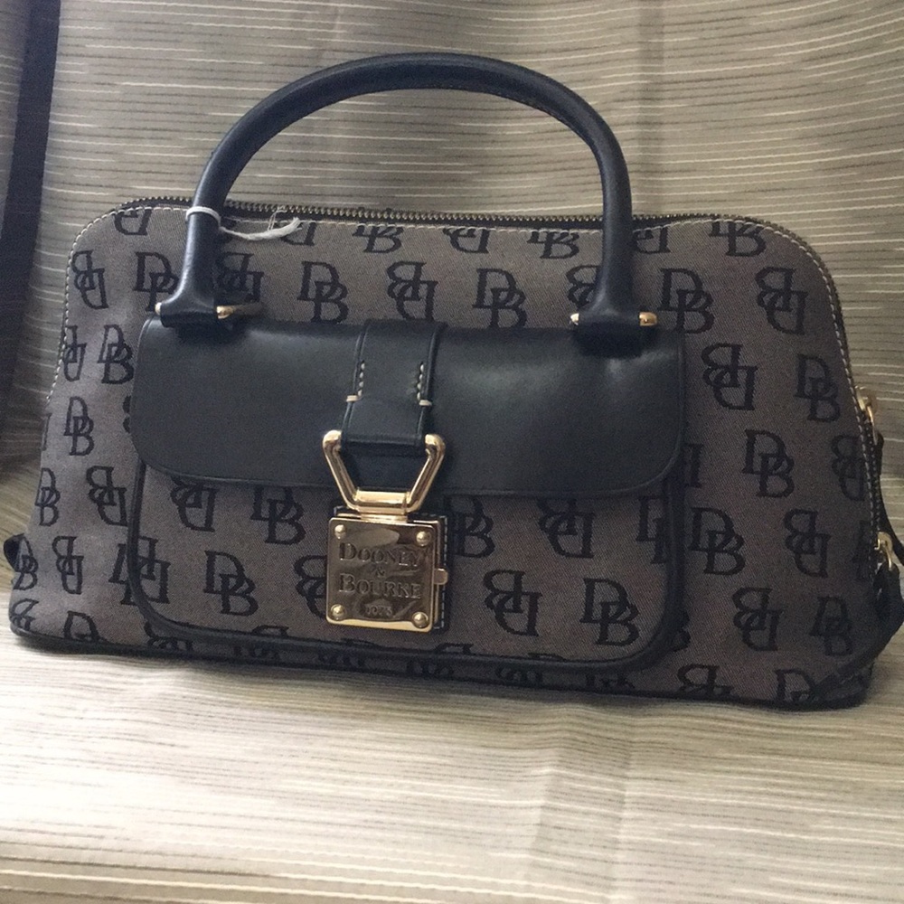Dooney & Bourke▪️Small Domed Pocket Satchel
